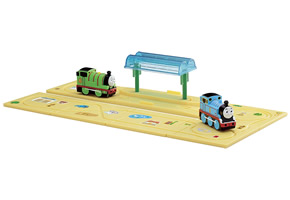 はしる!トーマスとパーシーえきでおにごっこセット